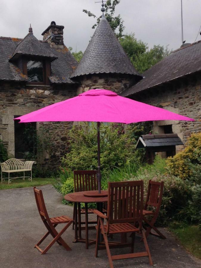 Le Petit Chateau Noyal-Pontivy Exterior foto