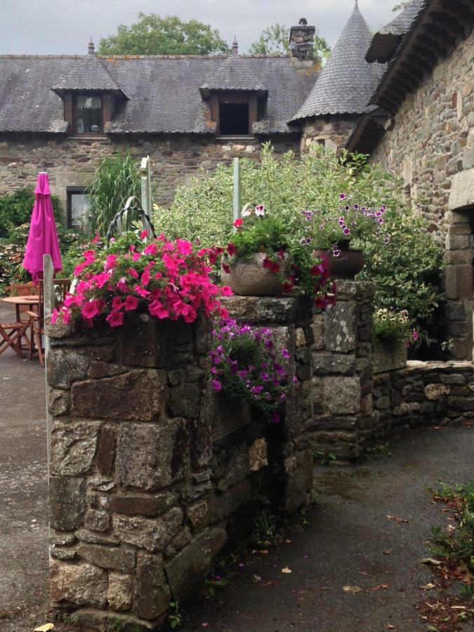Le Petit Chateau Noyal-Pontivy Exterior foto