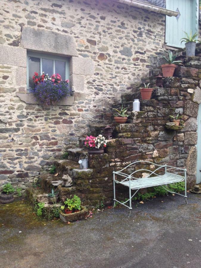 Le Petit Chateau Noyal-Pontivy Exterior foto